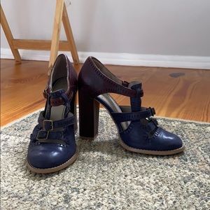 Hinge High Heeled Shoes